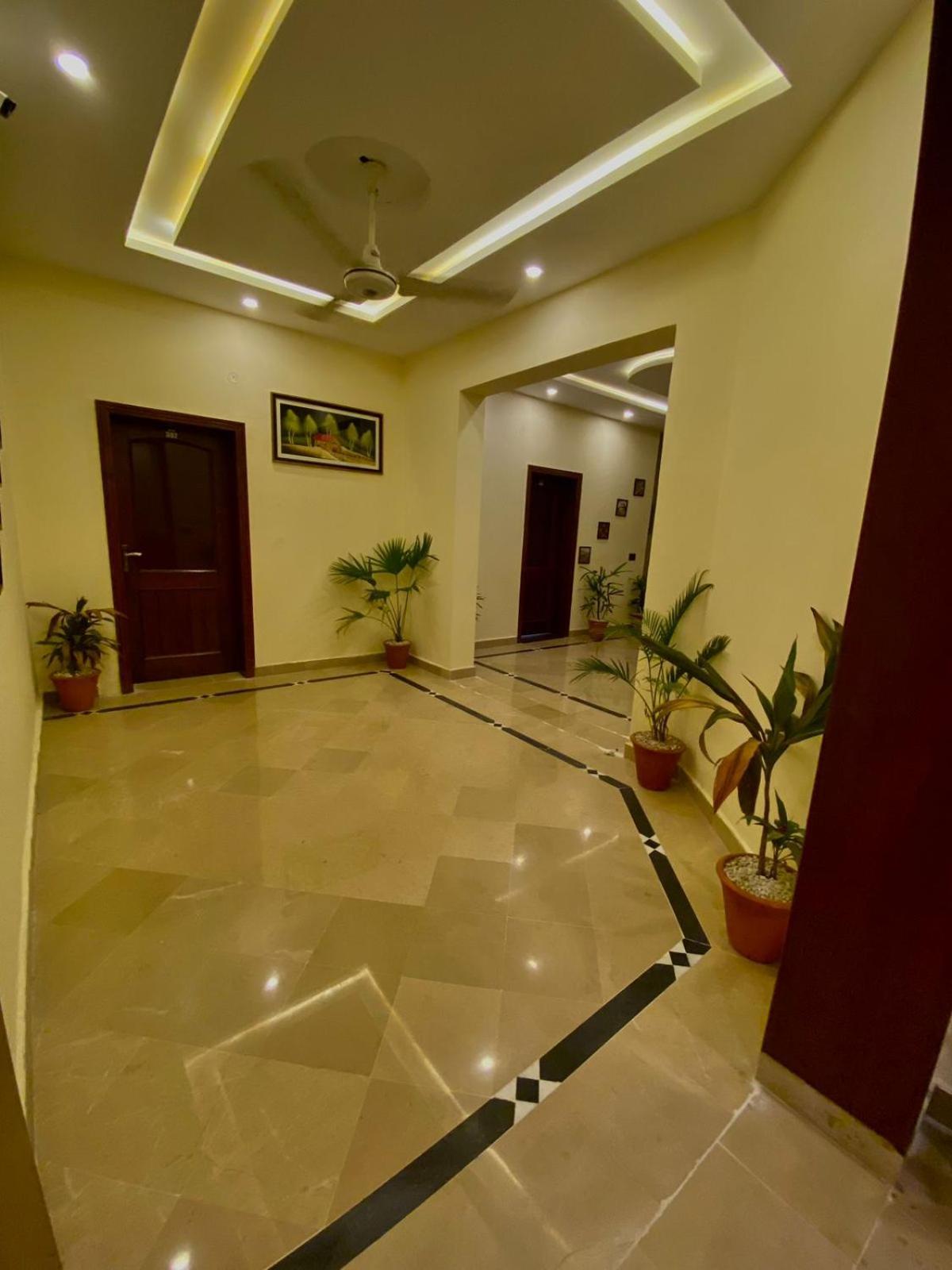 Orbit Residency F-7 Hotel Islamabad Buitenkant foto