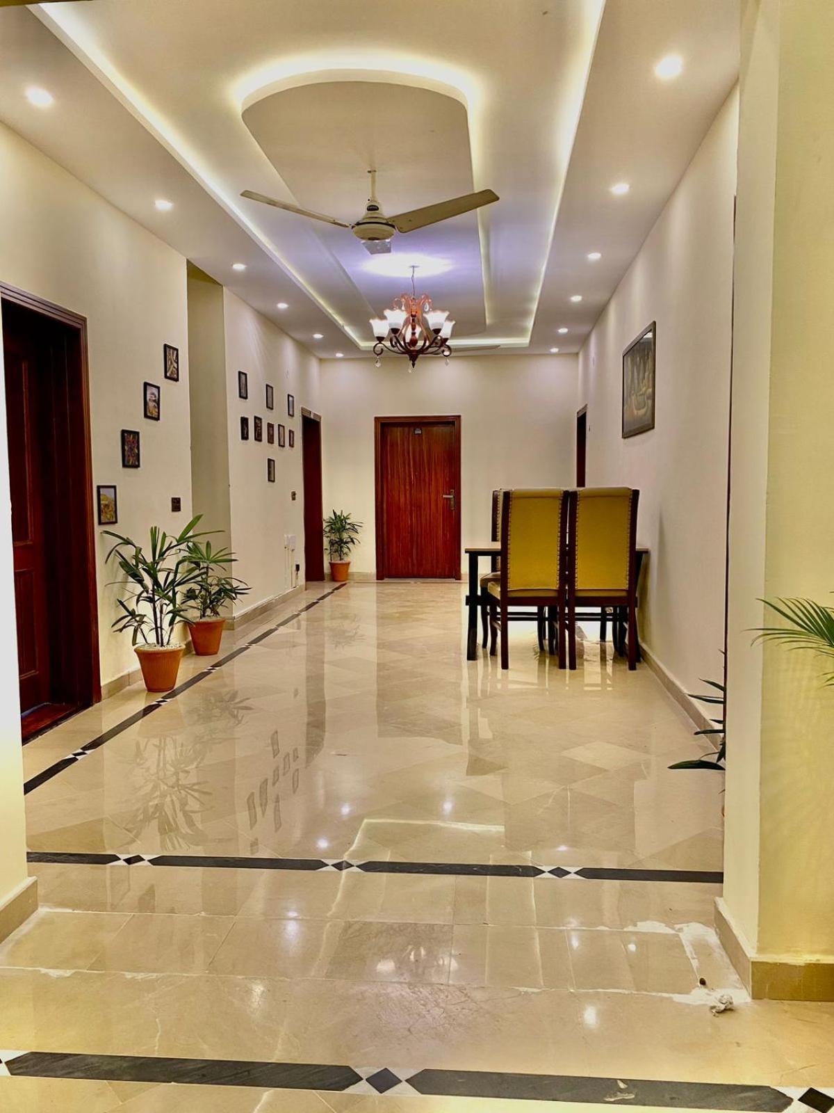 Orbit Residency F-7 Hotel Islamabad Buitenkant foto