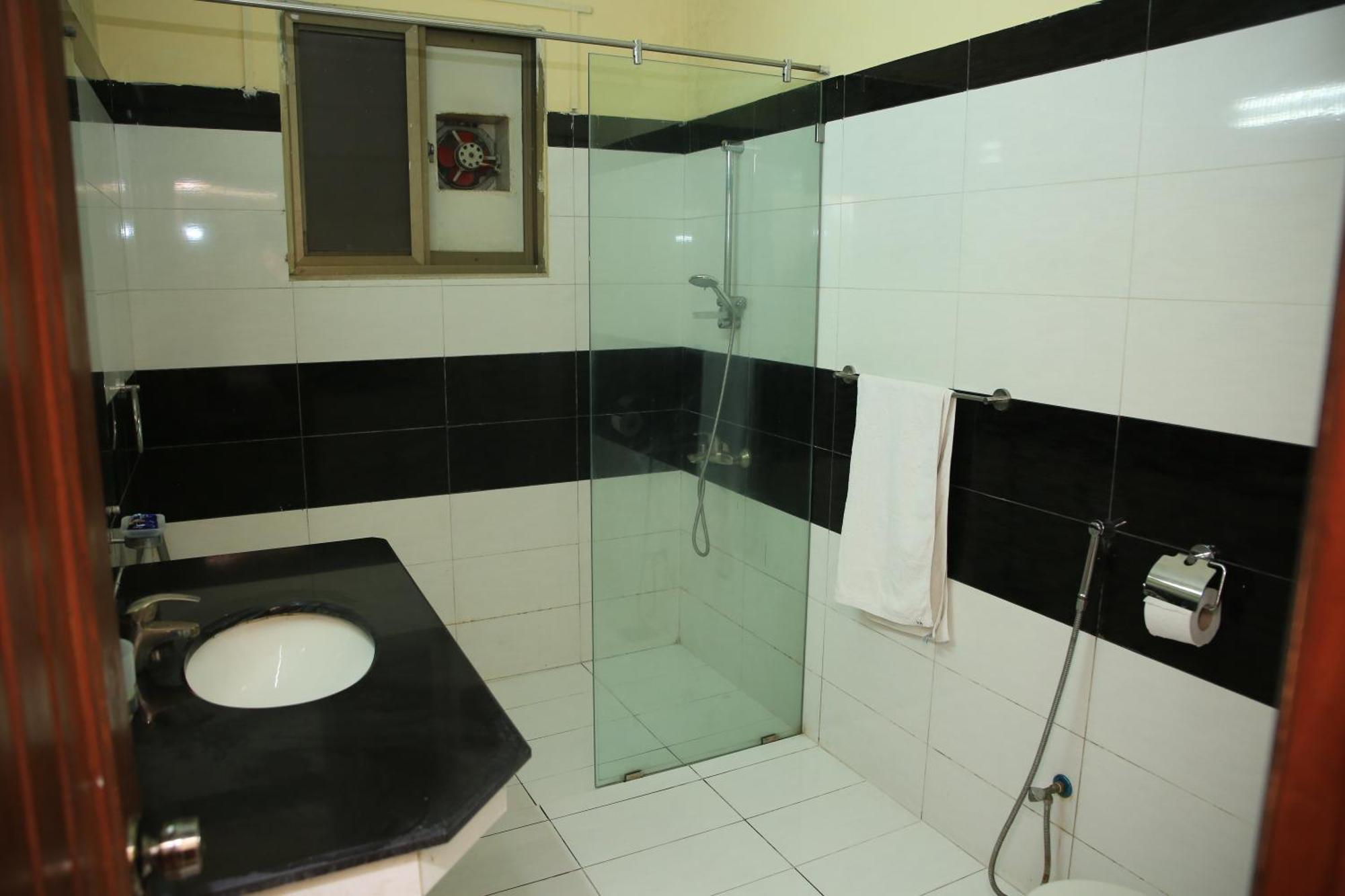 Orbit Residency F-7 Hotel Islamabad Buitenkant foto