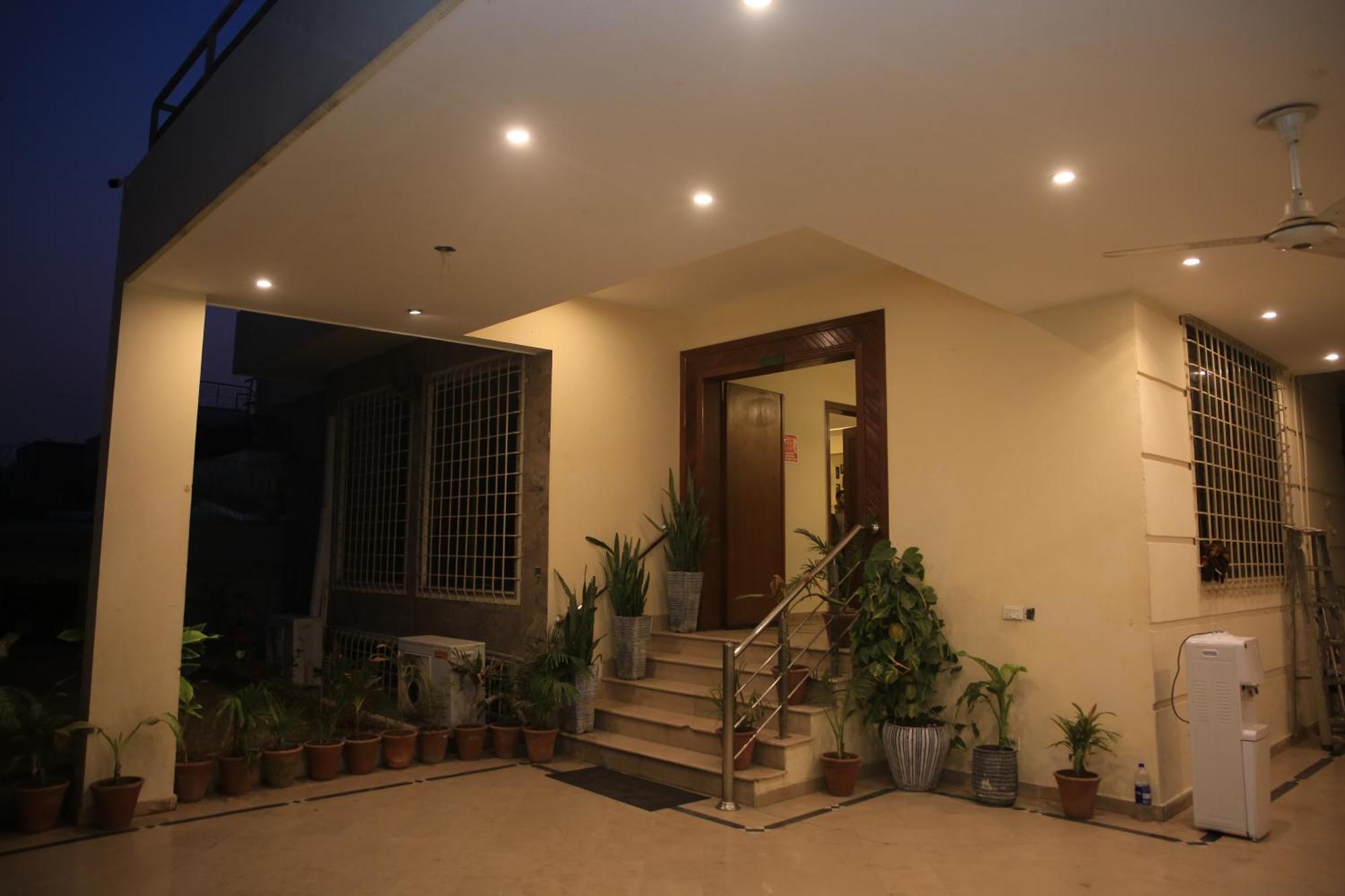 Orbit Residency F-7 Hotel Islamabad Buitenkant foto