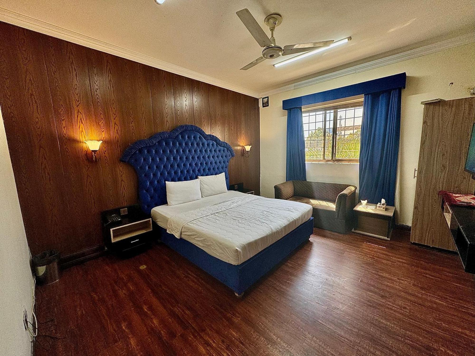 Orbit Residency F-7 Hotel Islamabad Buitenkant foto